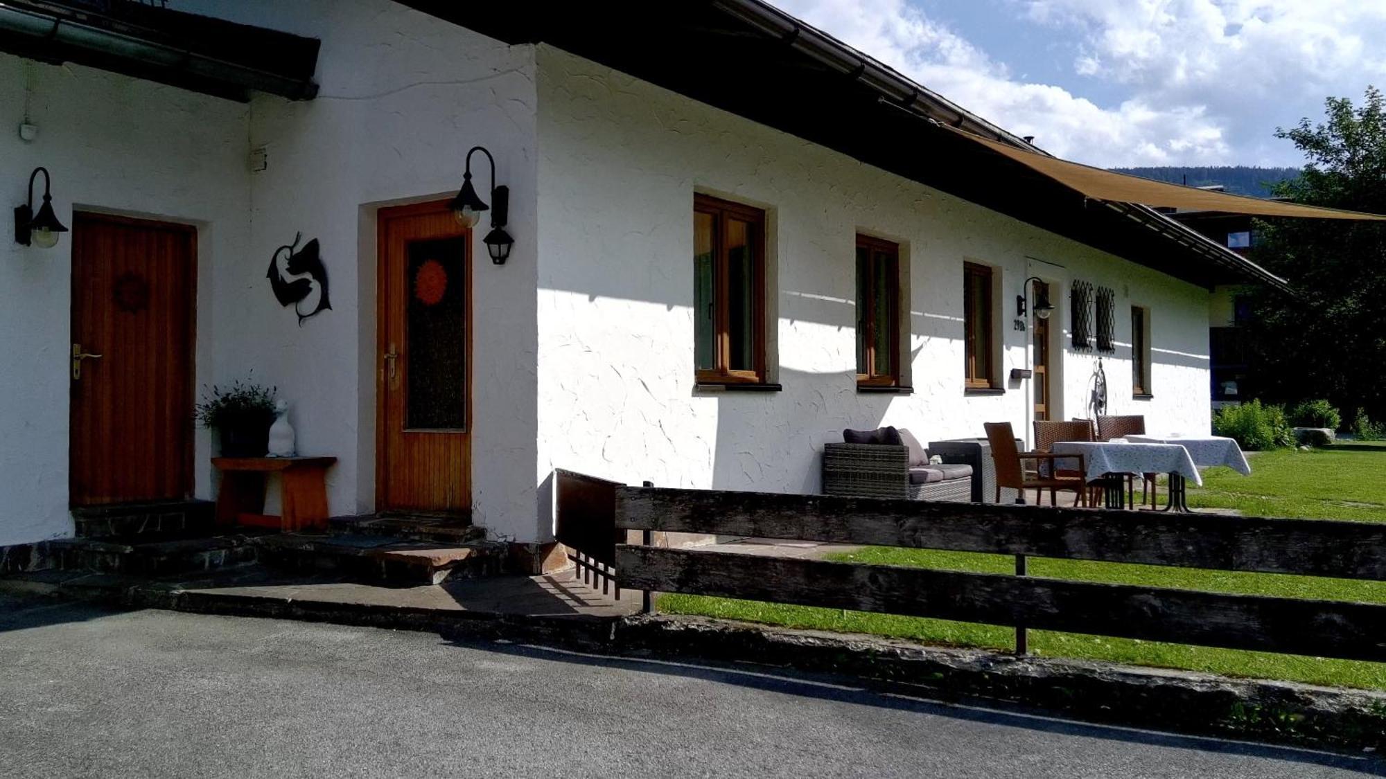 Forellenhof Appartements & Grossmutters Bungalow Лойташ Екстериор снимка